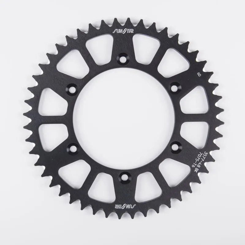 SUNSTAR ZĘBATKA TYLNA ALUMINIOWA (ERGAL) 808 52 SUZUKI RM 125 ‘80-12 (ŁAŃC. 520) (80852JT) KOLOR CZARNY - OFERTA SPECJALNA Łatwy zwrot
